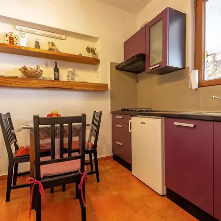 דירה Stunning In With Kitchen ויר