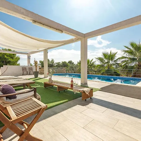 Stunning In With Kitchen *