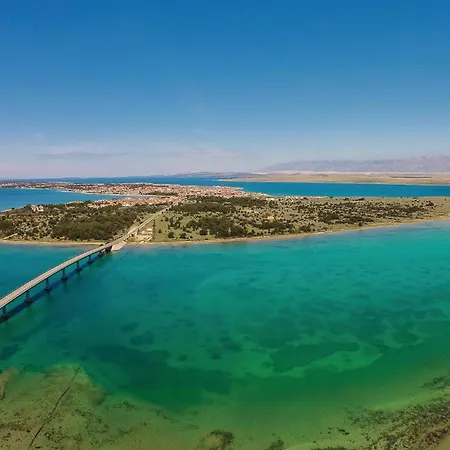 Stunning In With Kitchen דירה ויר