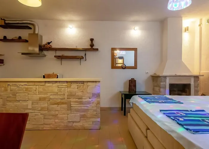 Апартаменты Stunning In With Kitchen