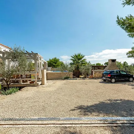 Stunning In With Kitchen Apartment Vir