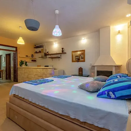 Apartment Stunning In With Kitchen Vir