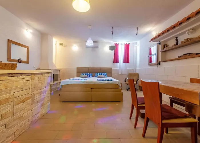 Stunning In With Kitchen